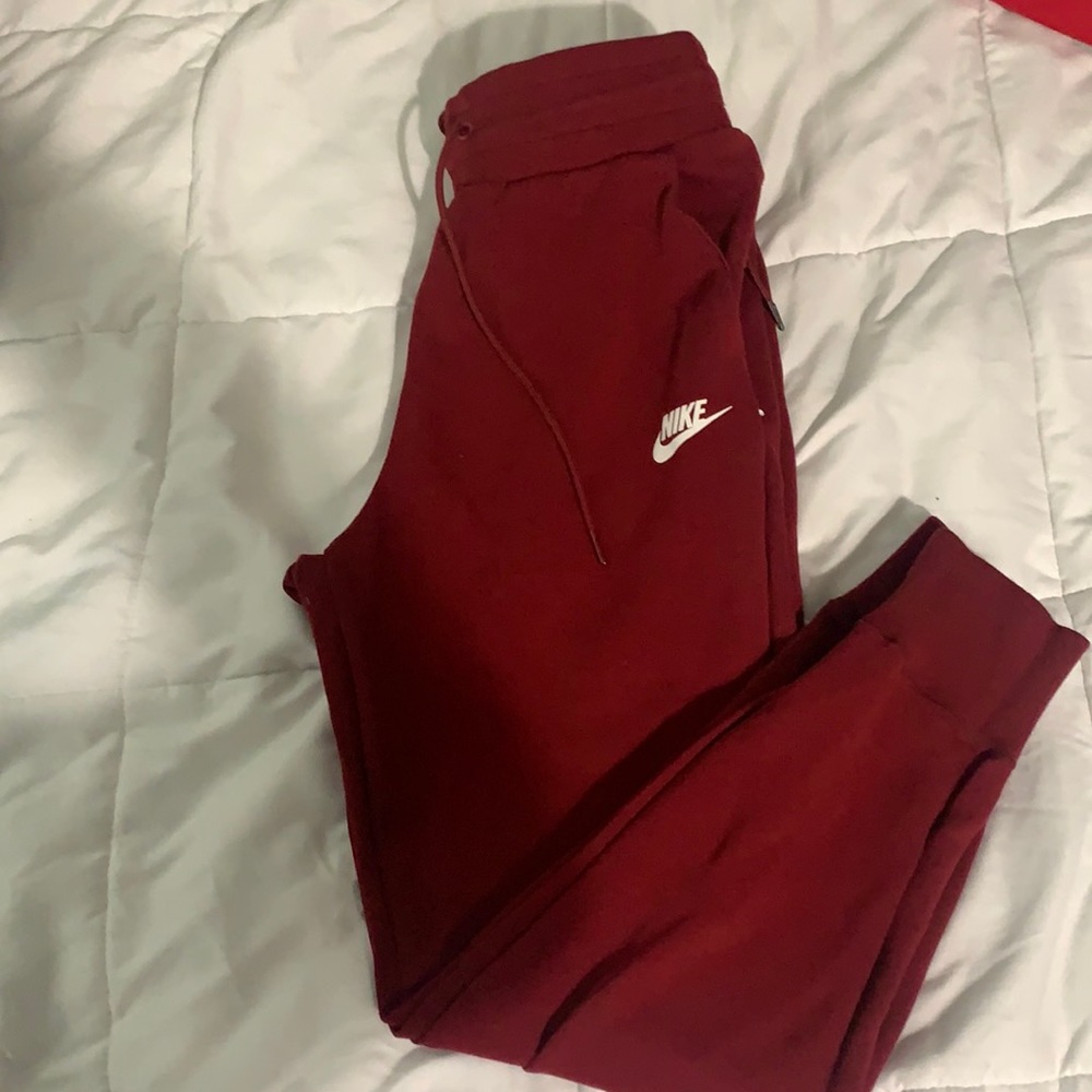 Burgundy joggers In the size small